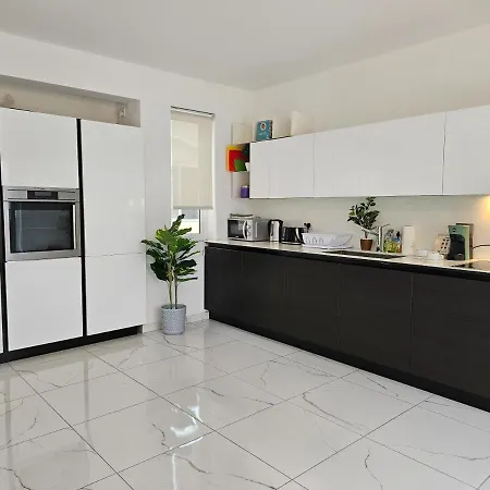 Mive Luxury Sea View Penthouse Apartament