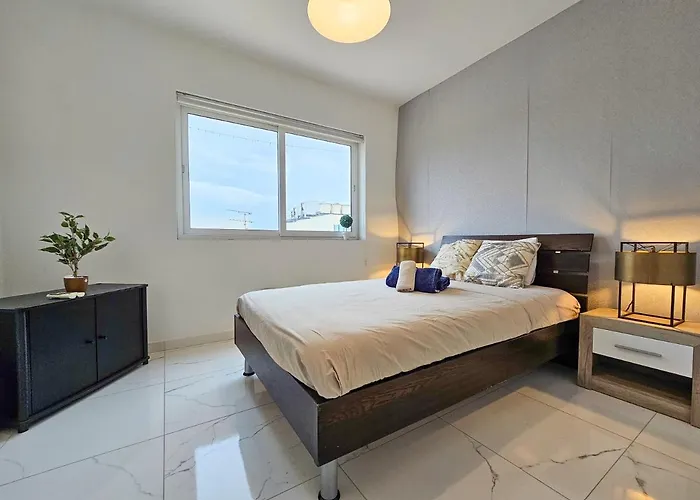 Mive Luxury Sea View Penthouse Gzira
